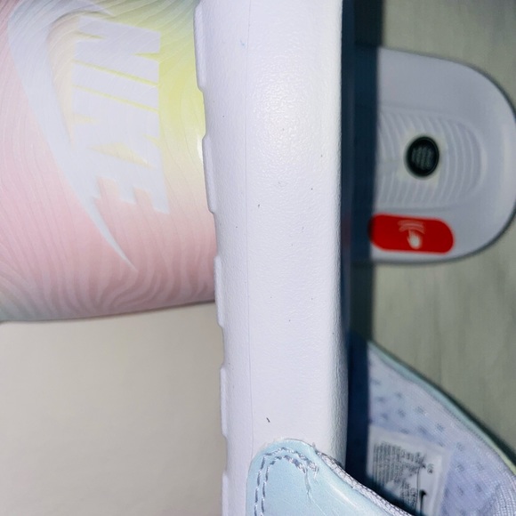 NWT- Nike Women Victori One Slide Print Pure Violet/White - Picture 12 of 14